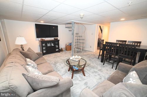 10105 Centennial Sta, WARMINSTER, PA, 18974-5460 | Card Image
