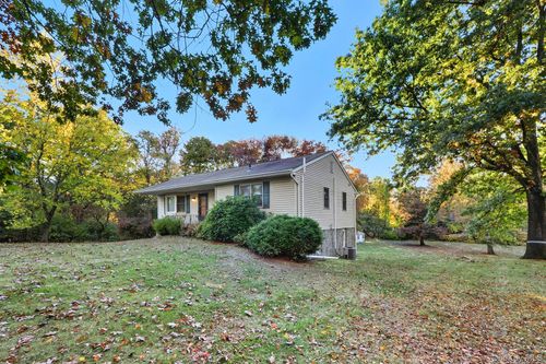 16 Hamilton Dr, East Fishkill, NY, 12533-5200 | Card Image