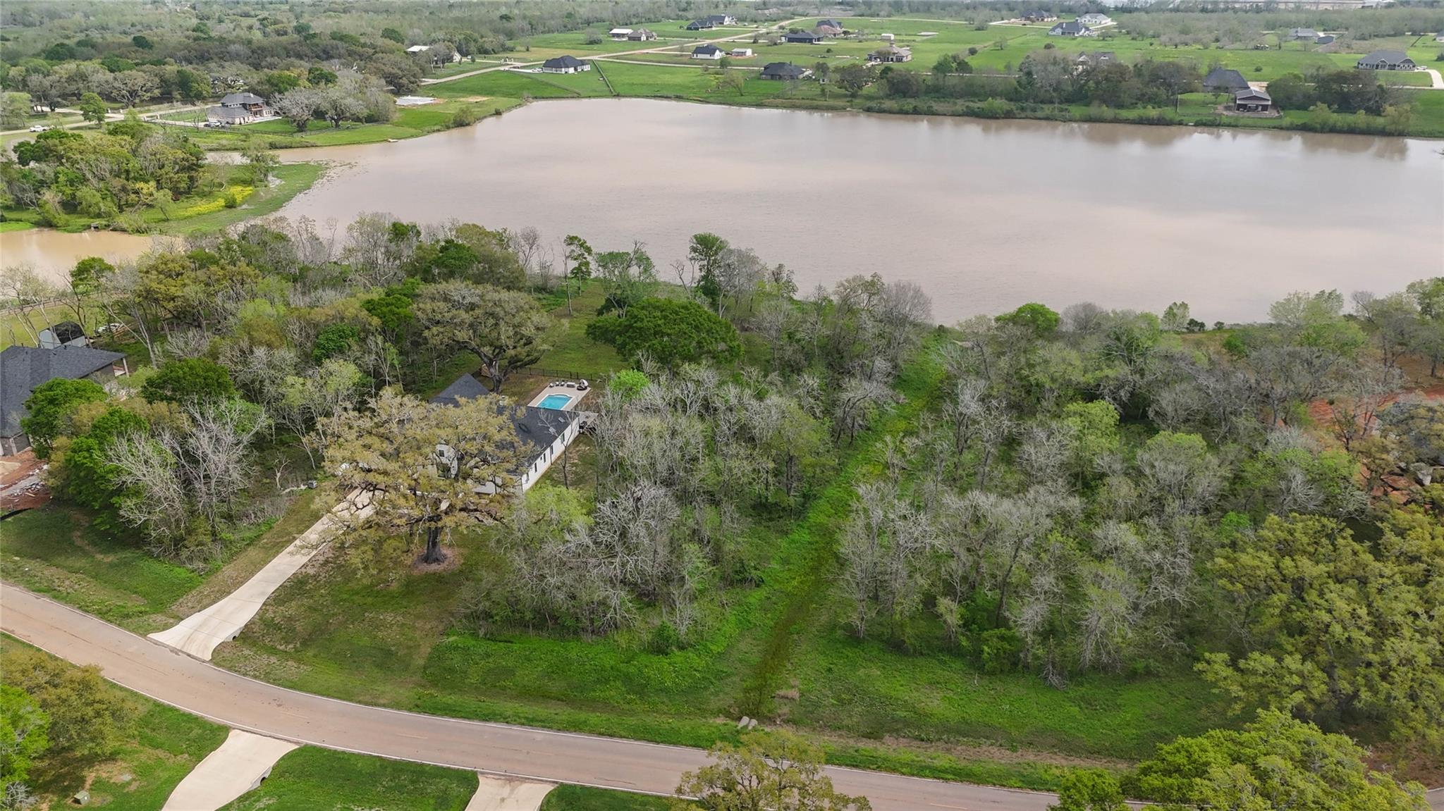 Land in Angleton