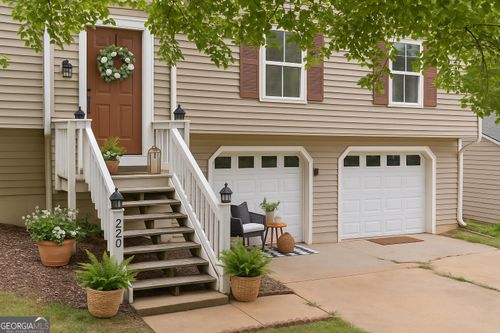 220 Magnolia Tree Ct, Alpharetta, GA, 30022-6618 | Card Image