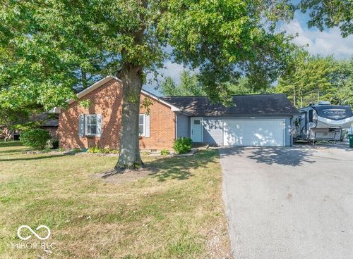 1020 S Green St, Brownsburg, IN, 46112-1808 | Card Image