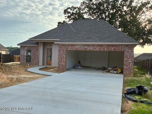 102 Saint Martin St, Madison, MS, 39110-6650 | Card Image