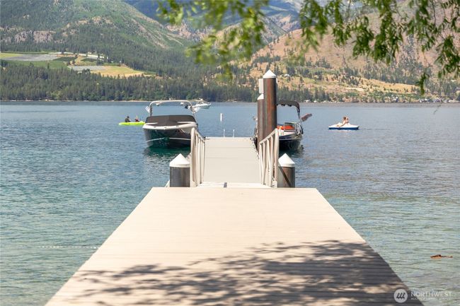 Community dock and waterfront. | Image 28