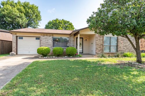 3736 Longmeadow Way, Fort Worth, TX, 76133-7647 | Card Image