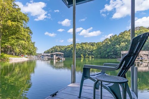 215 Huntington Dr N, Winchester, TN, 37398-3880 | Card Image