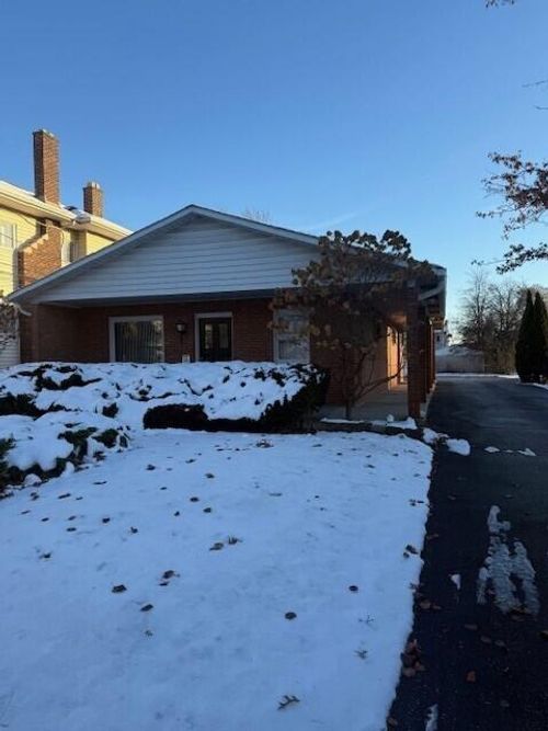 381 E Church St, Marion, OH, 43302-4105 | Card Image