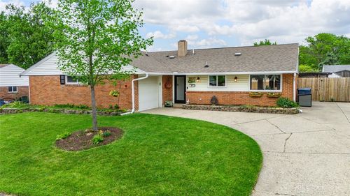 5821 Craftmore Dr, Huber Heights, OH, 45424-3805 | Card Image