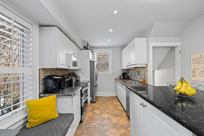 21 Alwington Ave, House other with 5 bedrooms, 2 bathrooms and 4 parking in Kingston ON | Image 11
