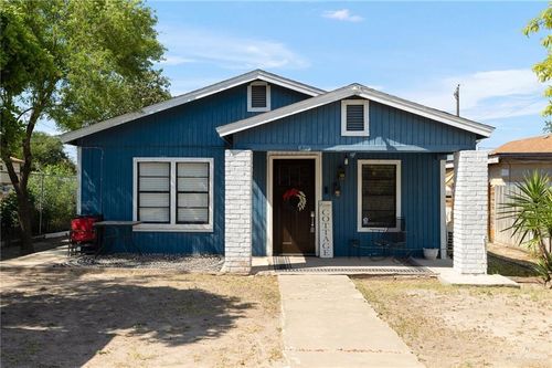 411 E 4th St, Rio Grande City, TX, 78582-3705 | Card Image