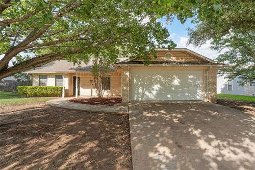 1010 December Dr, Hewitt, TX, 76643-3915 | Card Image
