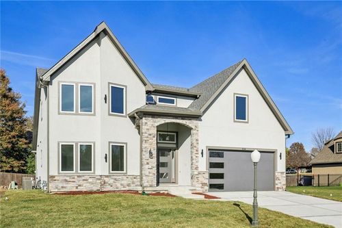 2116 Chateau Pl, Raymore, MO, 64083-8617 | Card Image