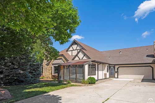 2742 Chipperfield Rd, Lawrence, KS, 66047-3184 | Card Image