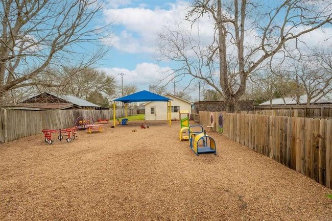 402 W Converse St, House other with 5 bedrooms, 1 bathrooms and null parking in Weimar TX | Image 13