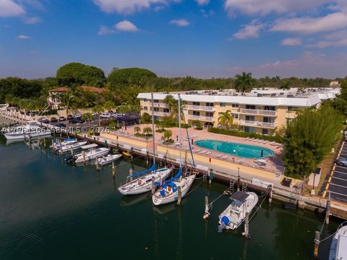 305-100 Edgewater Dr, Coral Gables, FL, 33133-6939 | Card Image