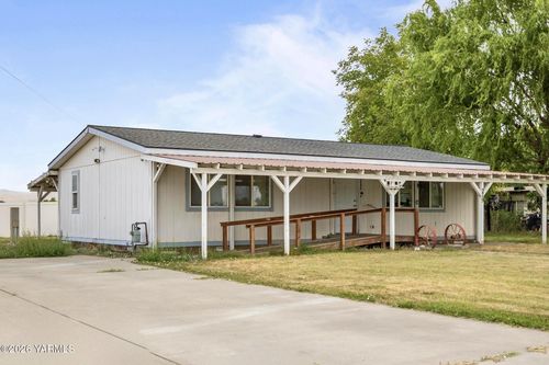 279 Carlsonia Rd, Zillah, WA, 98953-9501 | Card Image