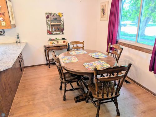 204 5th St Se, Barnesville, MN, 56514-3632 | Card Image