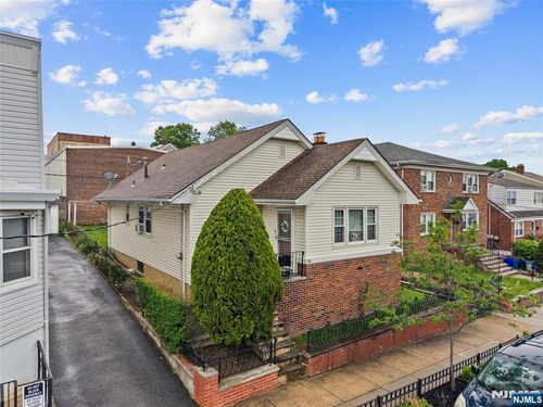 94 Maple St, Kearny, NJ, 07032-1916 | Card Image