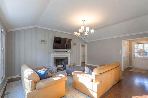 1231 70th Ter, Kansas City, MO, 64113-2044 | Card Image