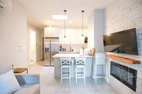 30 Market St, New York, NY, 10002-6807 | Card Image