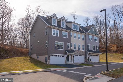 404 Rock Run Cir, BROOMALL, PA, 19008-2646 | Card Image