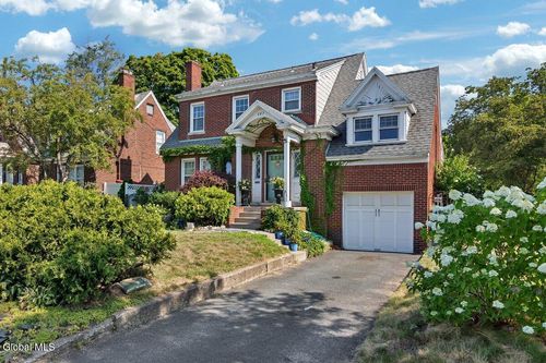 647 New Scotland Ave, Albany, NY, 12208-1716 | Card Image
