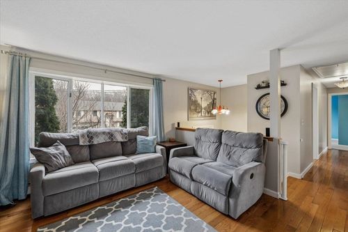 205 Brent St, Manchester, NH, 03103-7063 | Card Image