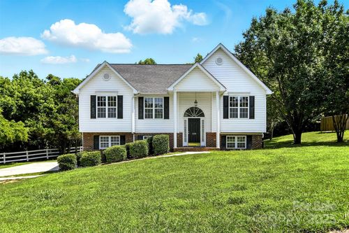 156 Autumn Woods Blvd, Mount Holly, NC, 28120-2442 | Card Image