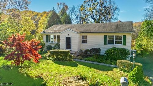 141 Milton Rd, Oak Ridge, NJ, 07438-9596 | Card Image