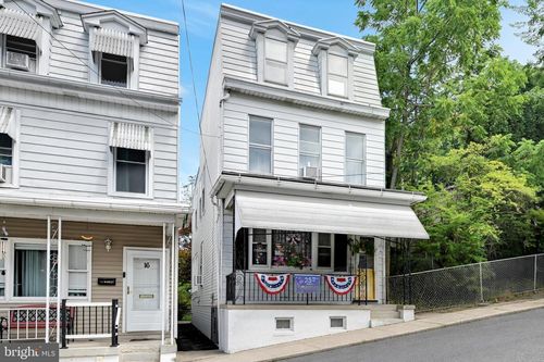 18 Mary St, POTTSVILLE, PA, 17901-3936 | Card Image