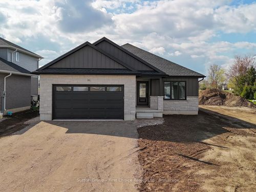 26 Nelson St, Mitchell, ON, N0K1N0 | Card Image