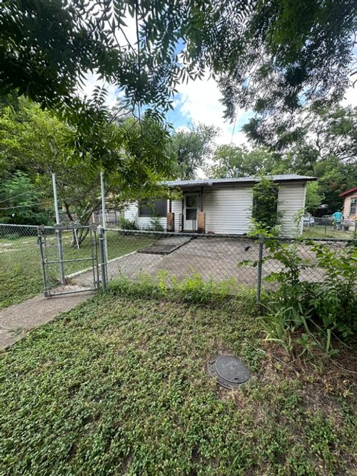 d-1127 Mark St, Austin, TX, 78721-2542 | Card Image