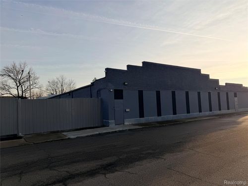 40 Victor St, Highland Park, MI, 48203-3128 | Card Image