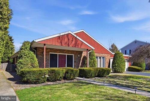 450 Warwick Dr, WYOMISSING, PA, 19610-1801 | Card Image