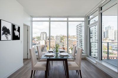 904 - 680 Quayside Dr, Condo with 2 bedrooms, 2 bathrooms and 1 parking in New Westminster BC | Image 3