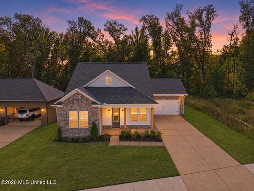 2539 River Ouse Dr, Hernando, MS, 38632-1043 | Card Image