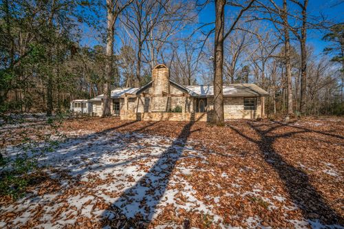 946 County Road 1577, Hughes Springs, TX, 75656-6067 | Card Image