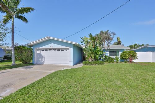 538 Lillian Dr, MADEIRA BEACH, FL, 33708-2332 | Card Image