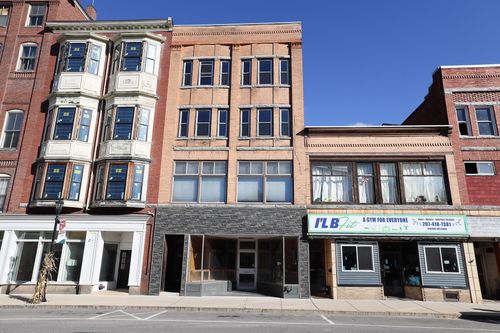 102 Congress Street, Rumford, ME, 04276 | Card Image