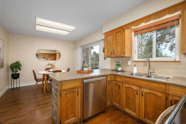 187 April Road, House other with 3 bedrooms, 2 bathrooms and 2 parking in Port Moody BC | Image 12