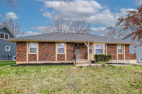 3608 Nw Blue Jacket Dr, Lee's Summit, MO, 64064-1823 | Card Image