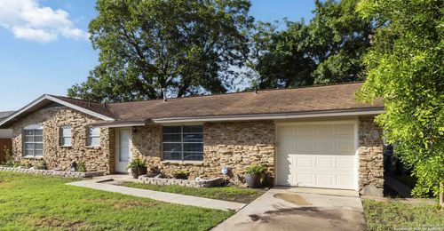 211 Balboa Dr, Universal City, TX, 78148-3319 | Card Image