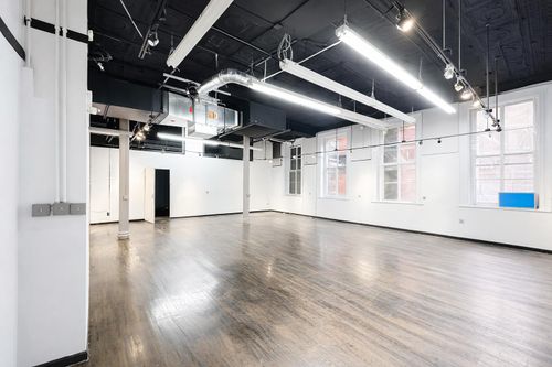 2-f-424 Broadway, New York, NY, 10013-5806 | Card Image