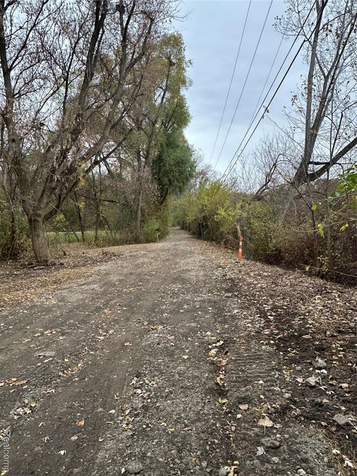 7380 Southfield Dr, Shelby Twp, MI, 48316-3516 | Card Image