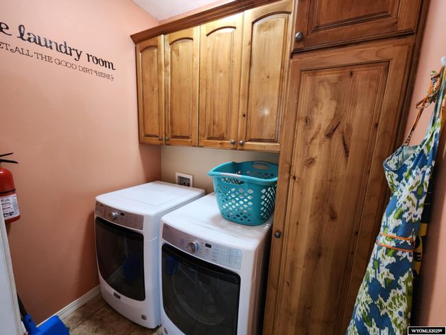 510 Oak Creek Dr, House other with 6 bedrooms, 3 bathrooms and null parking in Rock Springs WY | Image 13