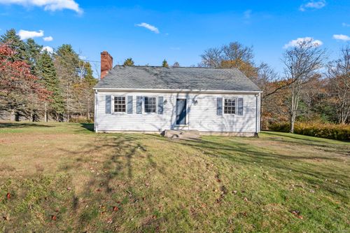 8 Thomas Dr, Stafford Springs, CT, 06076-4002 | Card Image