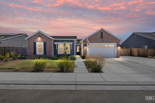 3110 Plaza Pines Ln, Shafter, CA, 93263-9466 | Card Image