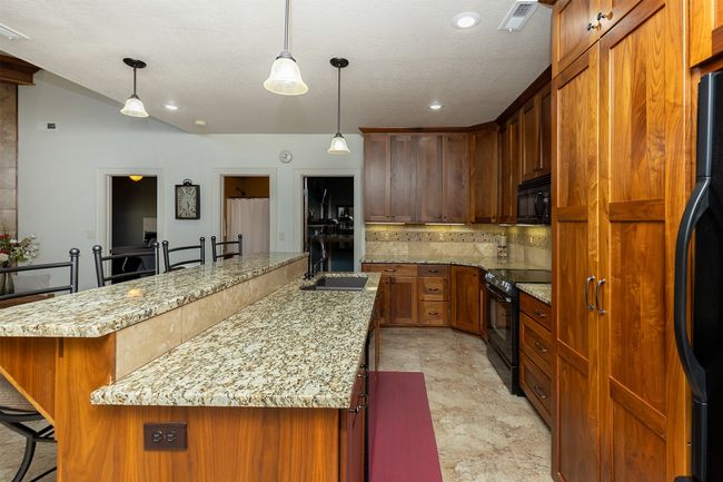 8121 Oak Ridge Dr, Home with 5 bedrooms, 3 bathrooms and null parking in Dexter IA | Image 18