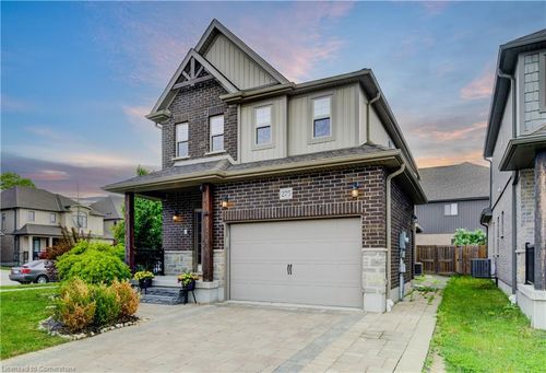 275 Falconridge Dr, Kitchener, ON, N2K0C5 | Card Image