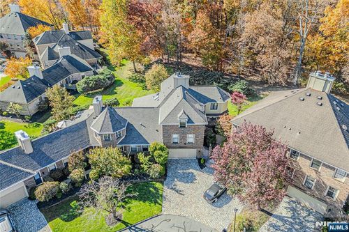 11 Casper Ct, Florham Park, NJ, 07932-2720 | Card Image