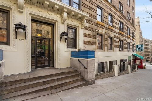 4c-854 W 181st Street, New York, NY, 10033 | Card Image